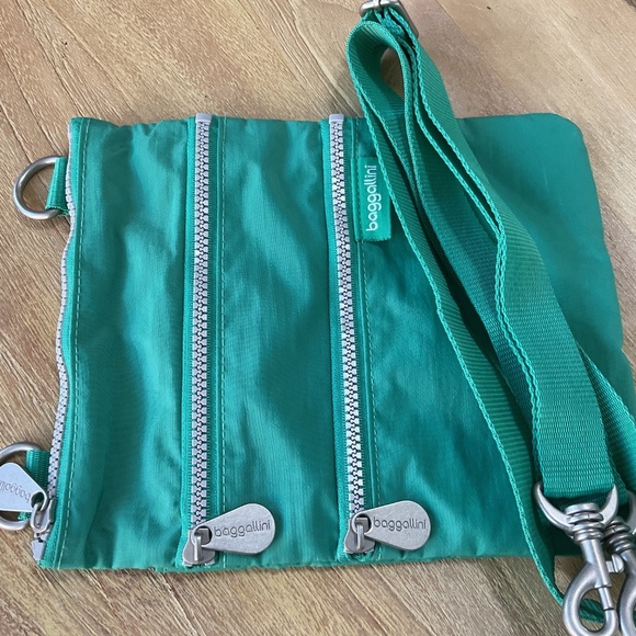 Baggalini Like New Travel Nylon Double-Zip Pocket Crossbody Bag - Picture 6 of 12